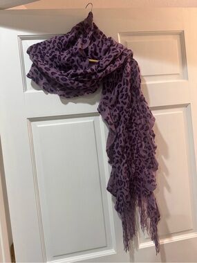 Purple Leopard Print Lightweight Women's Scarf